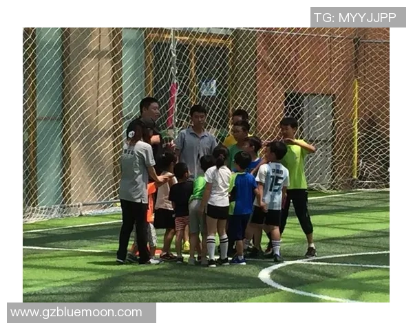 杭州足球队耐力表现创历史新高引发广泛关注与赞誉